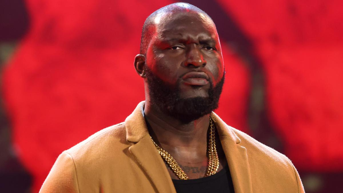 Footage Of WWE Star Omos Rapping At WaleMania: ‘Omos Is A F**king Legend’