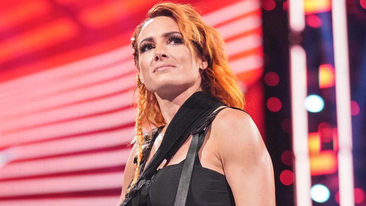 Becky Lynch Shares Update On Shoulder Injury